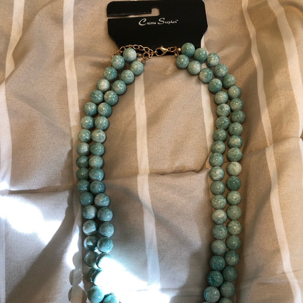 NWT .. turquoise beaded double layer necklace